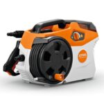 LA REA 100 PLUS DE STIHL CIENTA CON UN TAMBOR PARA RECOGER LA MANGUERA: